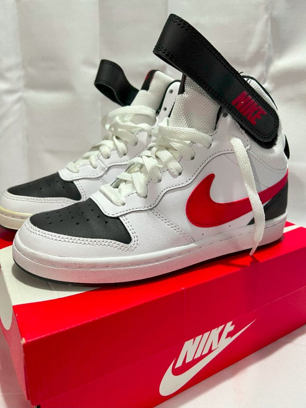 Nike Court Borough Mid 2 Big Kids high-top sneakers